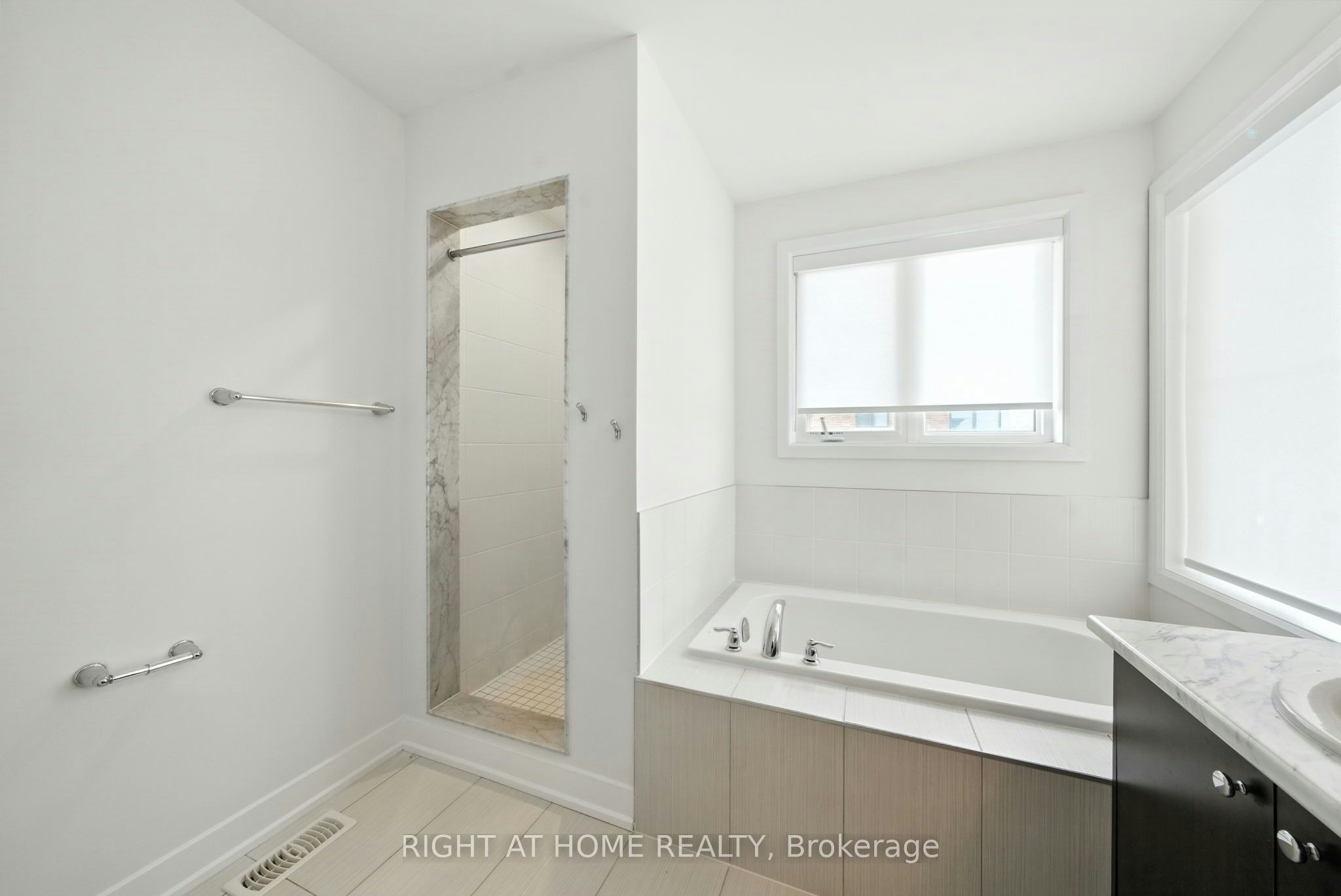 108 Vanier Street, Whitby, ON, L1R 0N3 - 25
