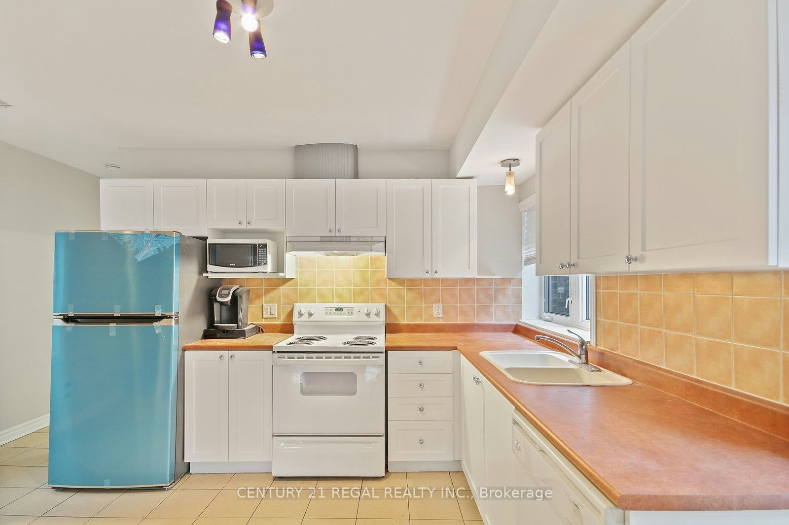 2nd Floor-1117 Queen Street E, Toronto, ON, M4M 1K9 - 10