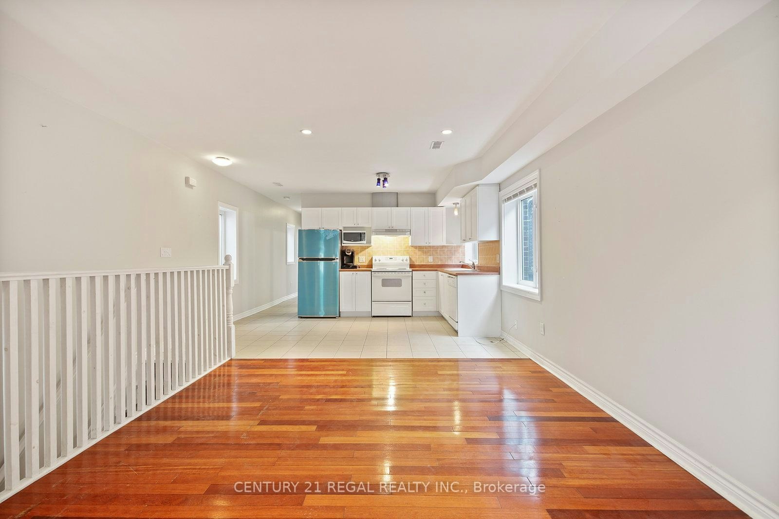 2nd Floor-1117 Queen Street E, Toronto, ON, M4M 1K9 - 13