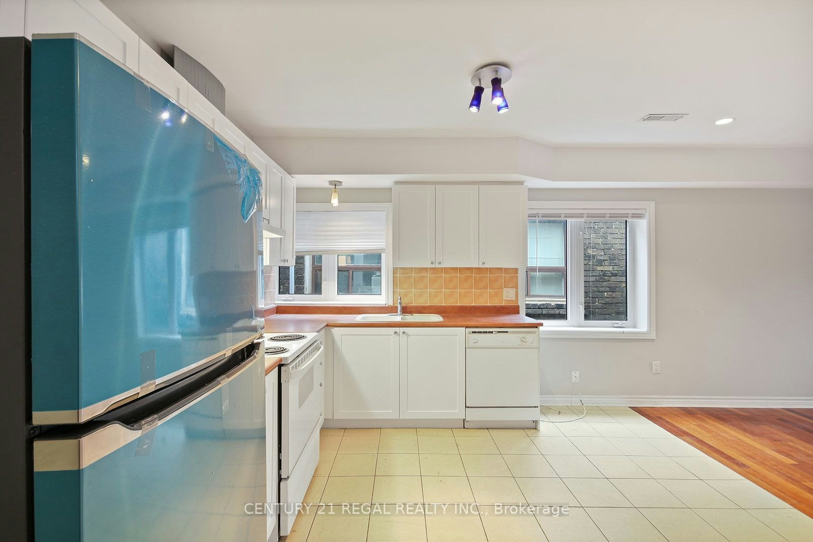 2nd Floor-1117 Queen Street E, Toronto, ON, M4M 1K9 - 9