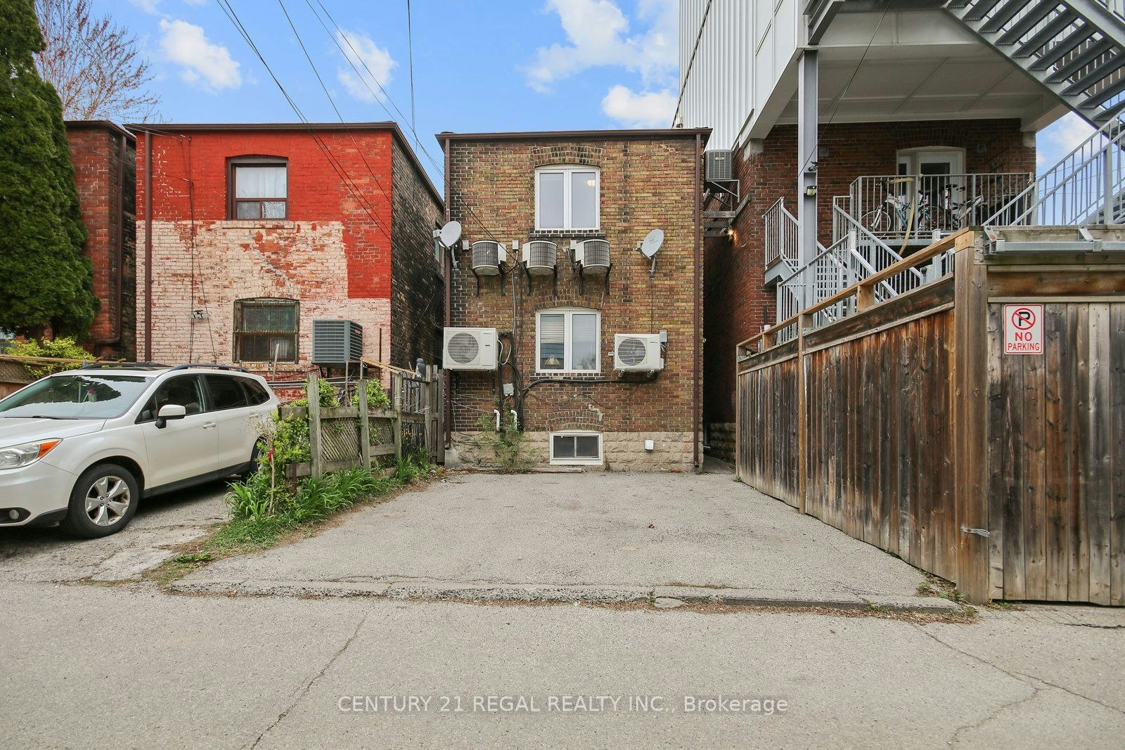 2nd Floor-1117 Queen Street E, Toronto, ON, M4M 1K9 - 32