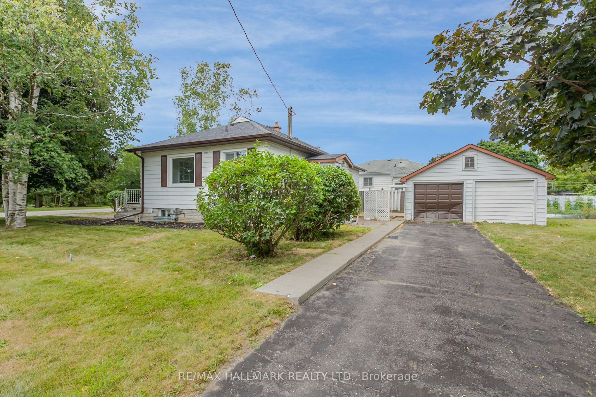 Upper-201 High Street, Whitby, ON, L1N 5H5 - 18