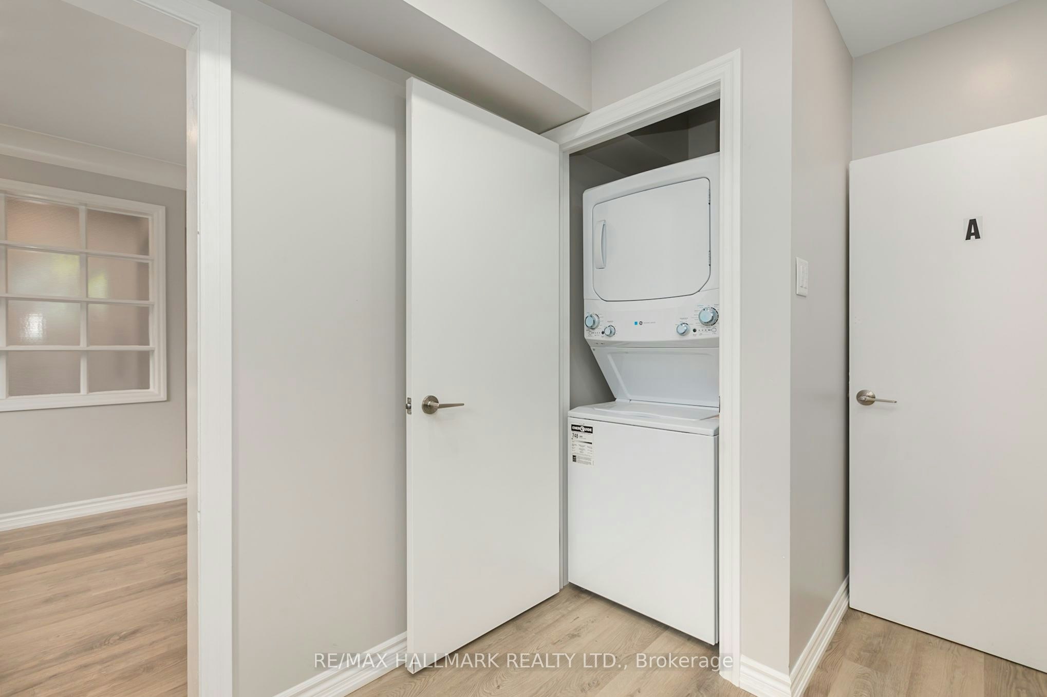 Upper-201 High Street, Whitby, ON, L1N 5H5 - 8