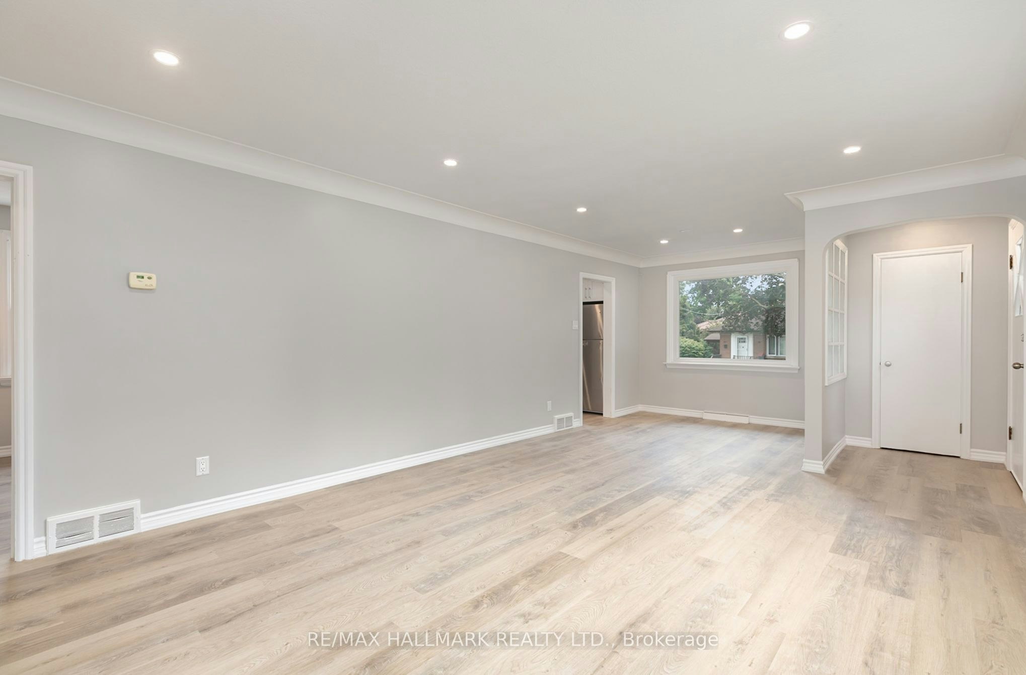 Upper-201 High Street, Whitby, ON, L1N 5H5 - 5