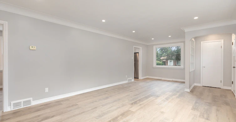 Upper-201 High Street, Whitby, ON, L1N 5H5 - 5