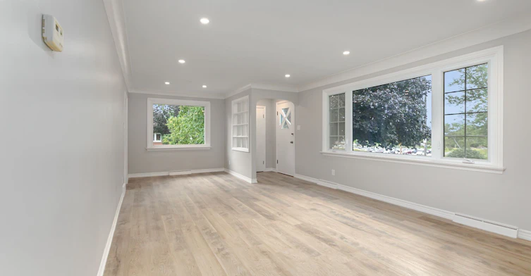 Upper-201 High Street, Whitby, ON, L1N 5H5