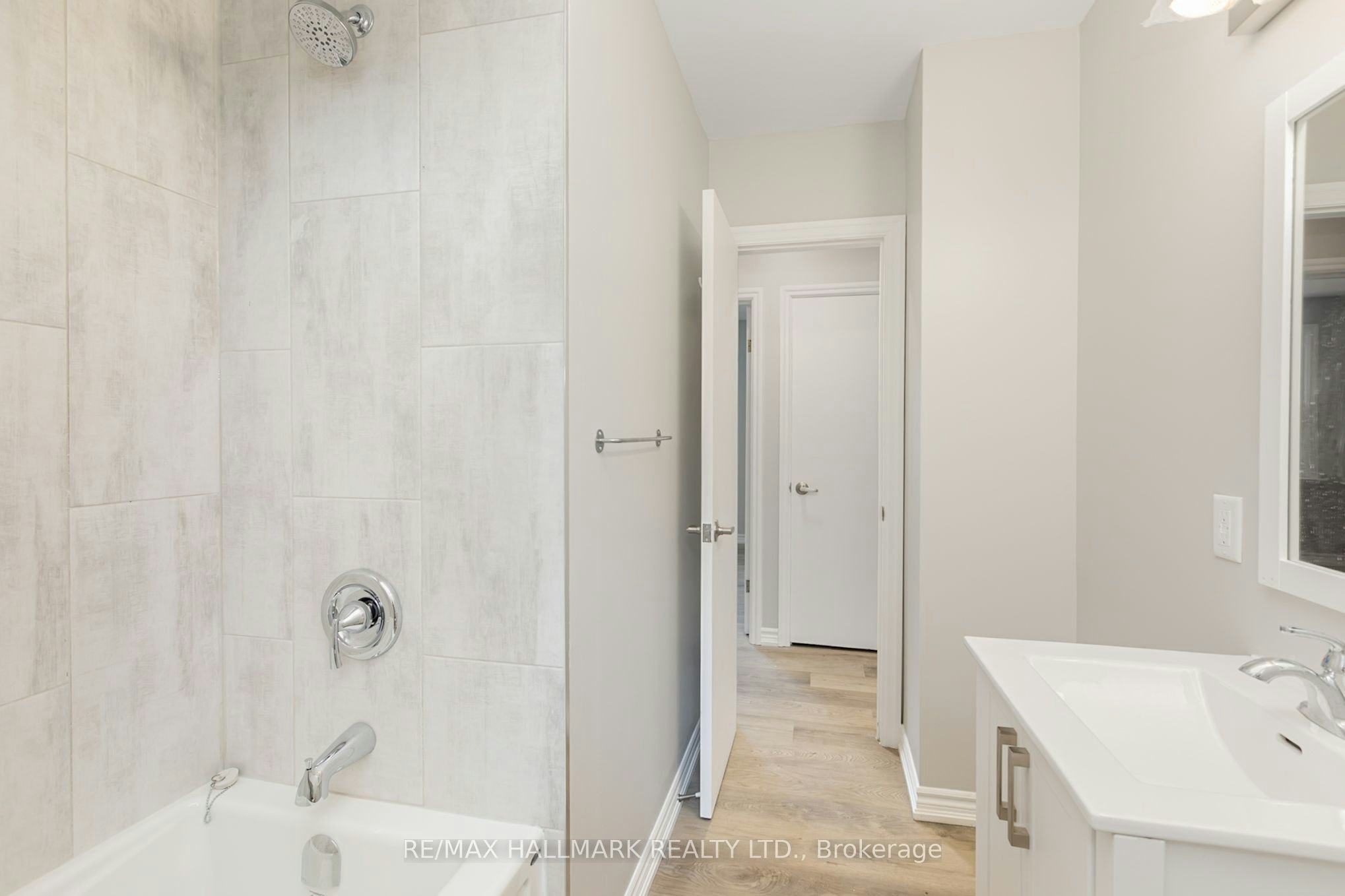Upper-201 High Street, Whitby, ON, L1N 5H5 - 12
