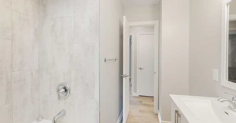 Upper-201 High Street, Whitby, ON, L1N 5H5 - 12