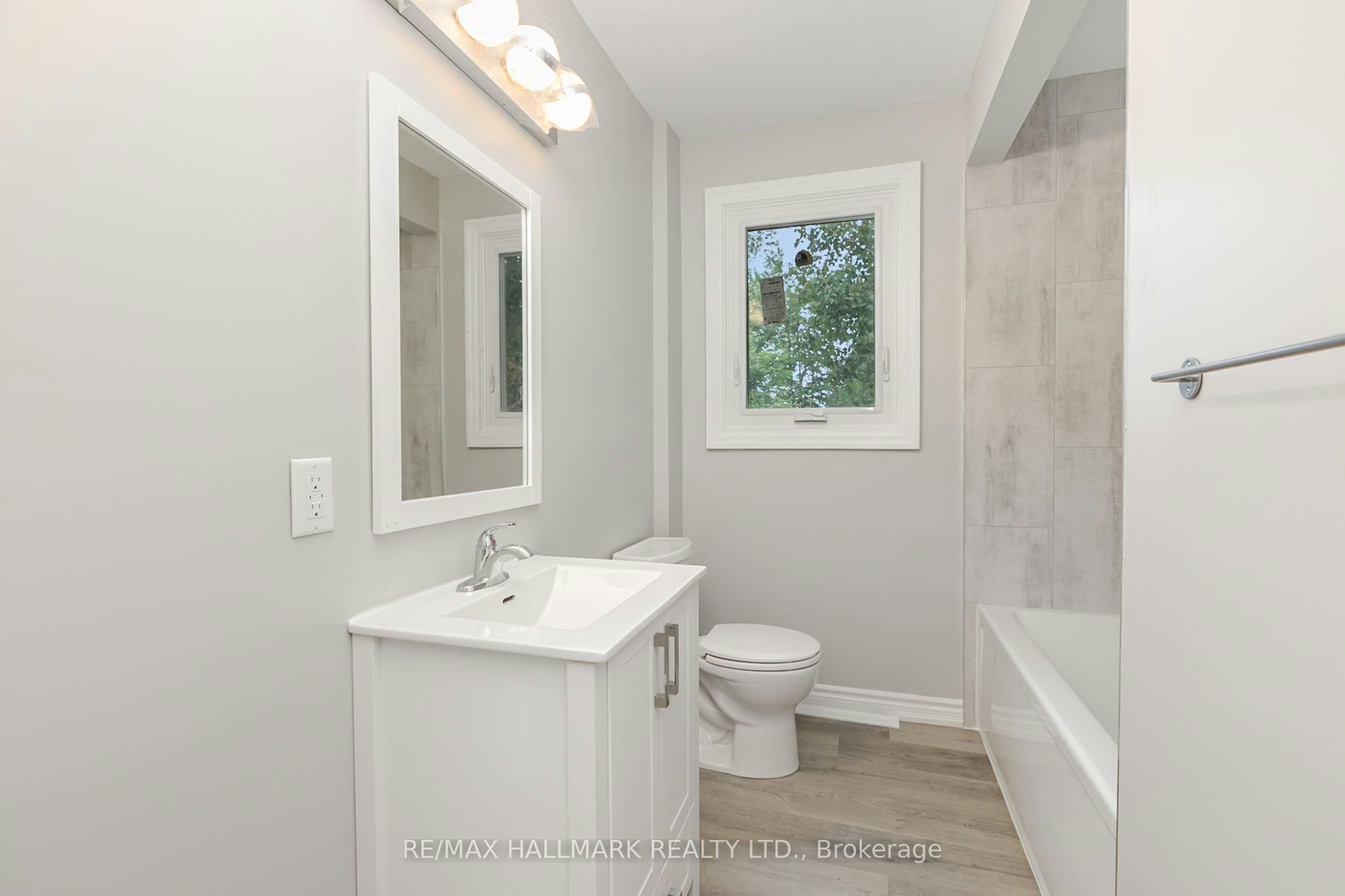 Upper-201 High Street, Whitby, ON, L1N 5H5 - 11