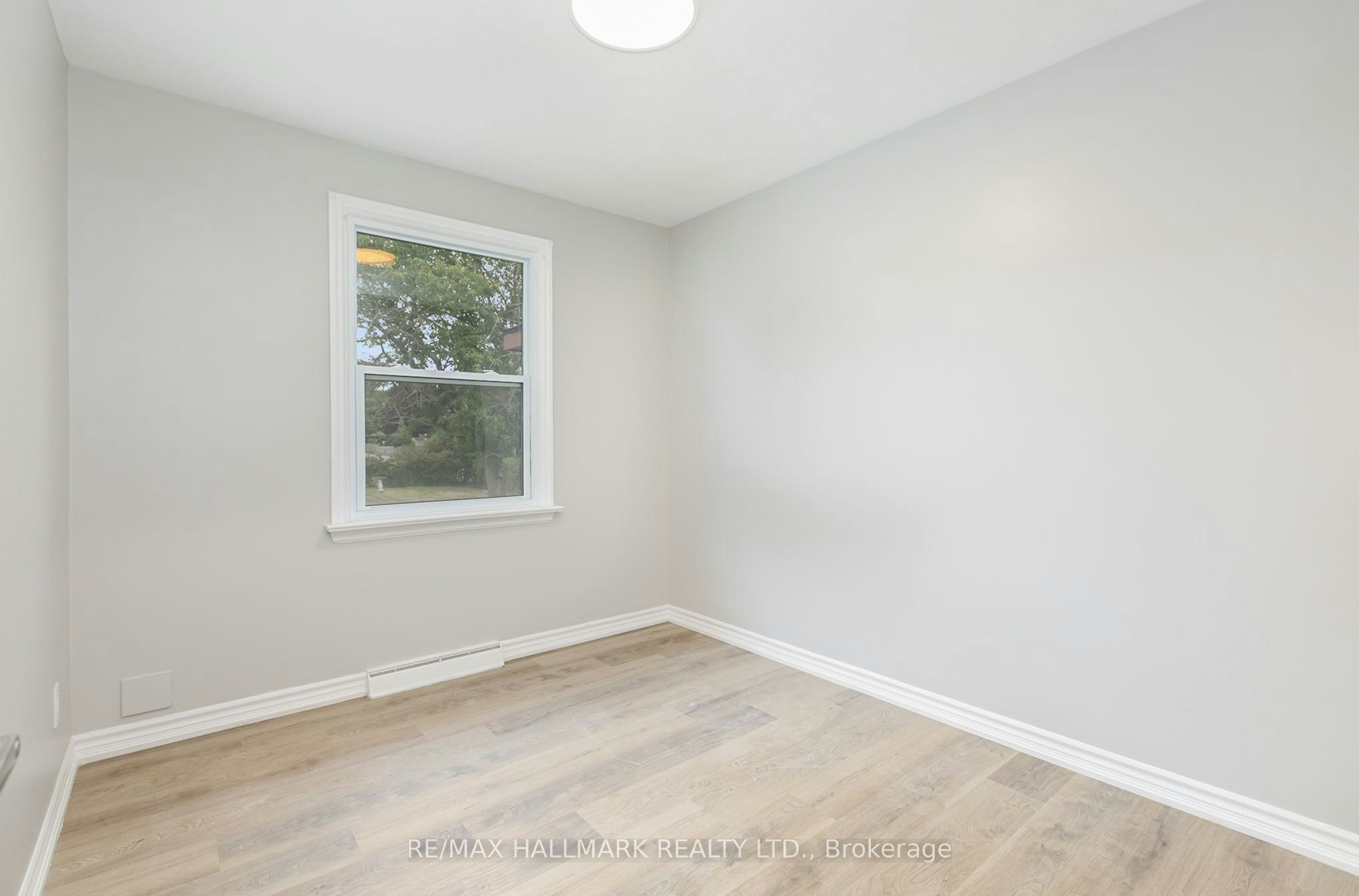 Upper-201 High Street, Whitby, ON, L1N 5H5 - 10