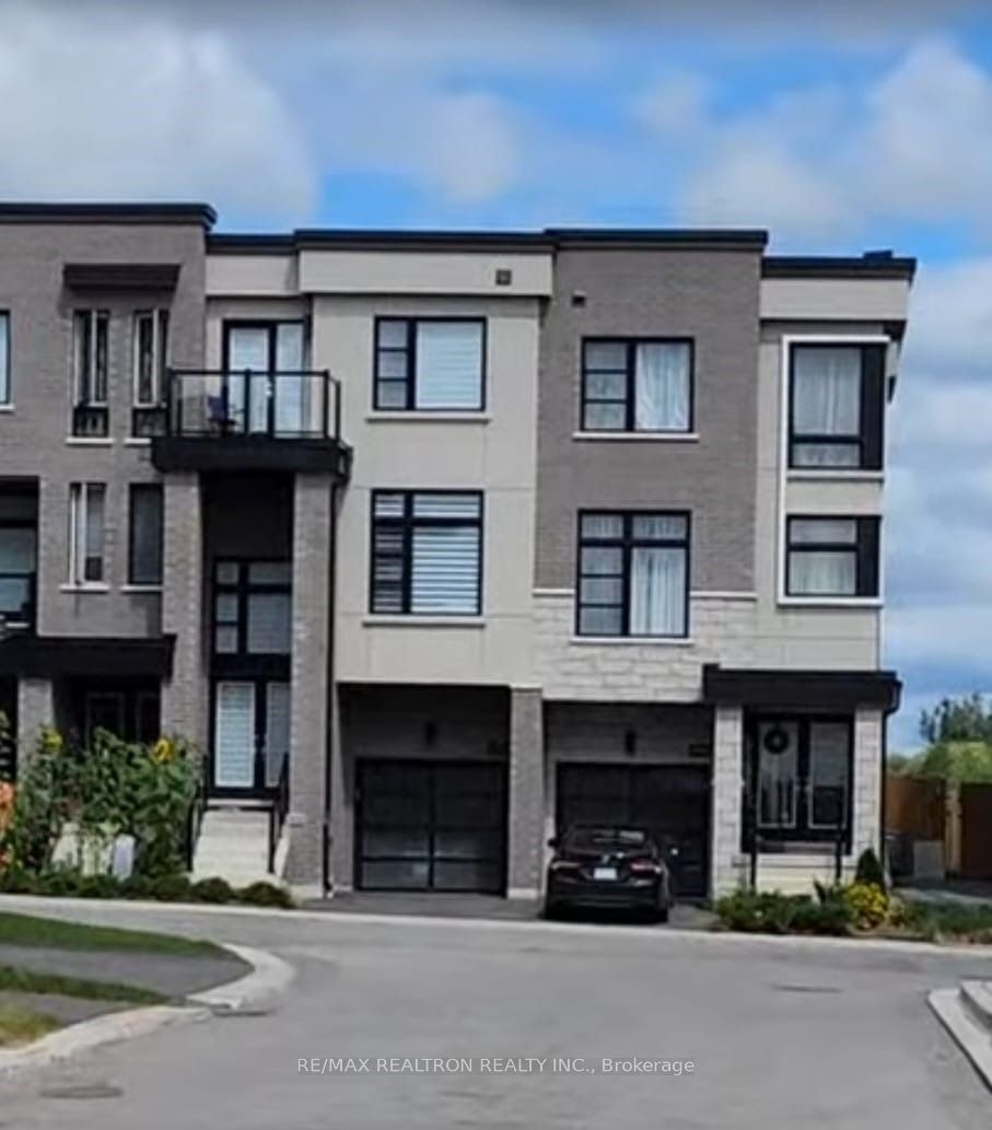 2506 Castlegate Crossing Drive, Pickering, ON, L1X 0H8
