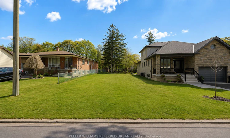 33 Andrew Avenue