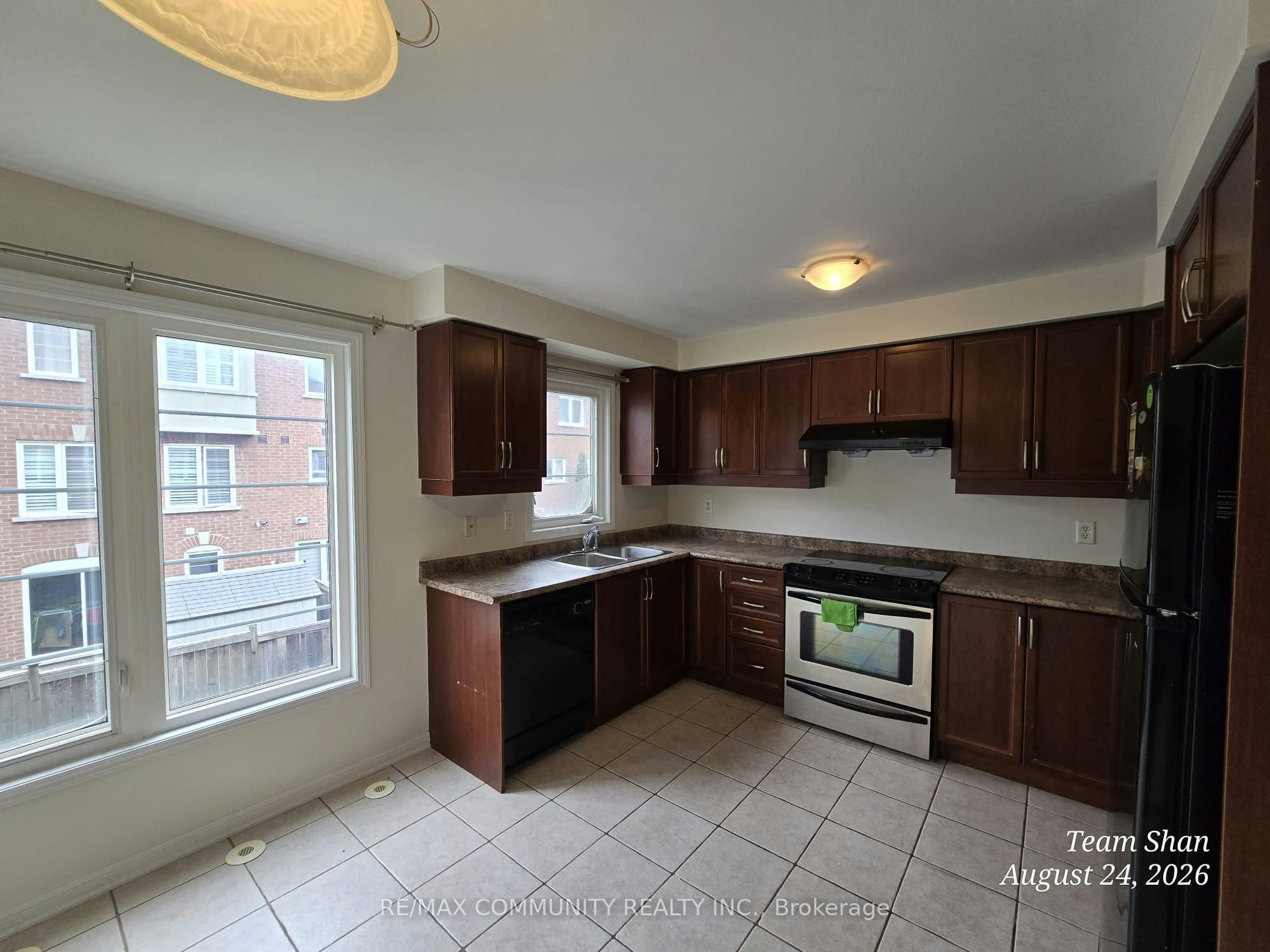 49 Ferguson Street, Toronto, ON, M1L 0C9 - 9