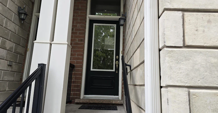 49 Ferguson Street, Toronto, ON, M1L 0C9 - 4