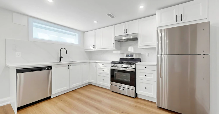 Lower-15 Maretta Avenue, Toronto, ON, M1K 3X8 - 6