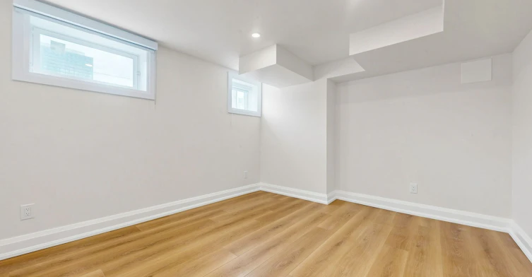 Lower-15 Maretta Avenue, Toronto, ON, M1K 3X8 - 11