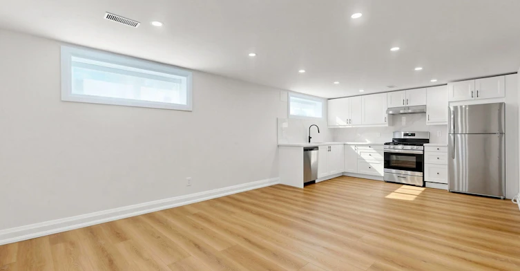 Lower-15 Maretta Avenue, Toronto, ON, M1K 3X8 - 7