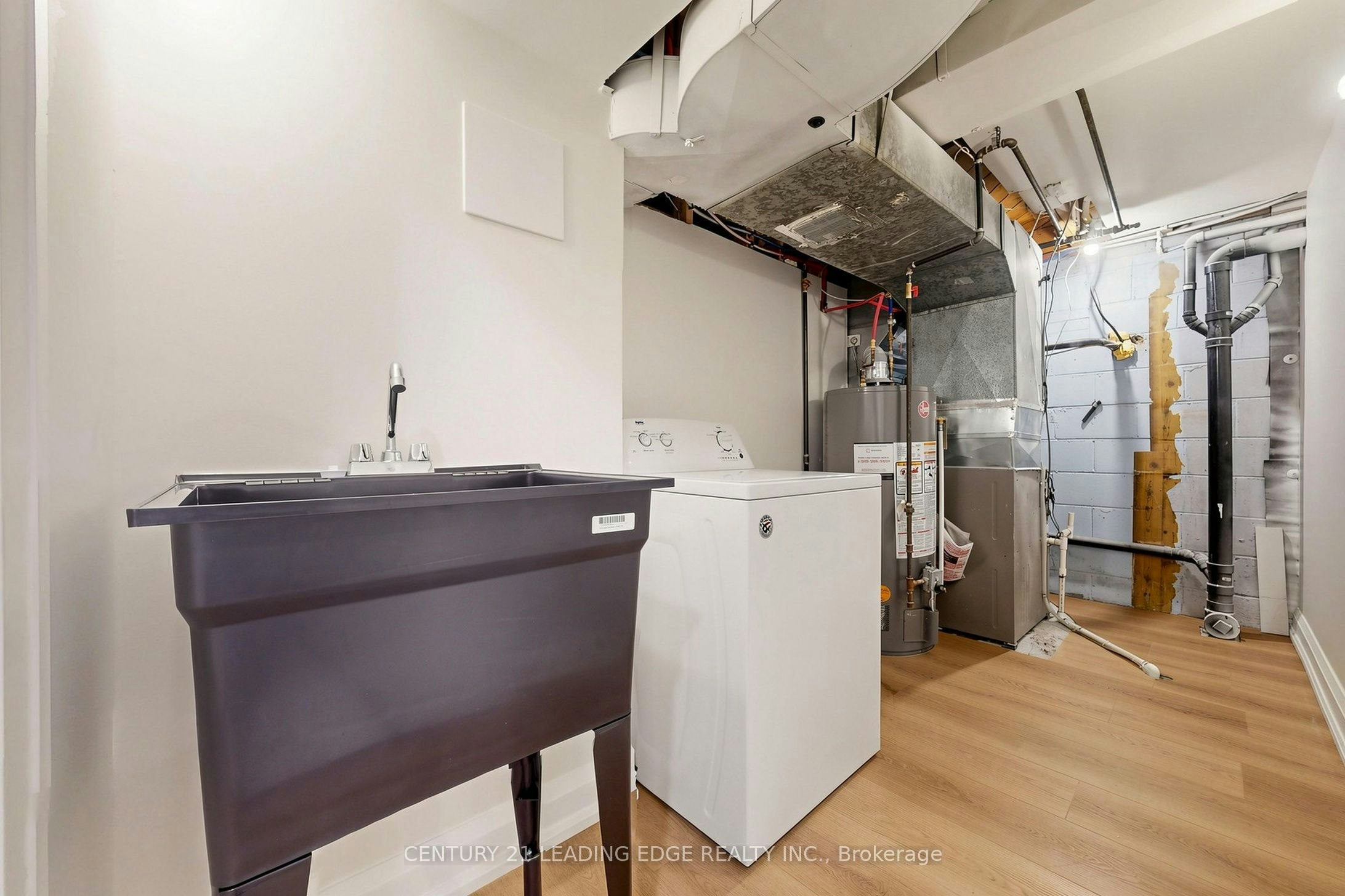 Lower-15 Maretta Avenue, Toronto, ON, M1K 3X8 - 16