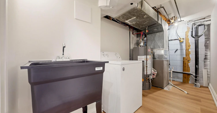 Lower-15 Maretta Avenue, Toronto, ON, M1K 3X8 - 16