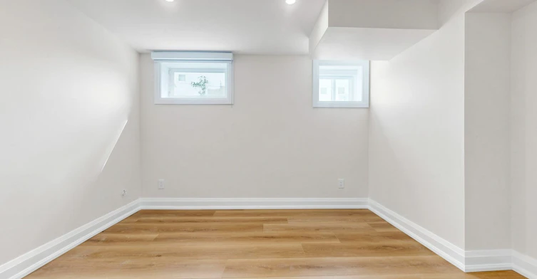 Lower-15 Maretta Avenue, Toronto, ON, M1K 3X8 - 10
