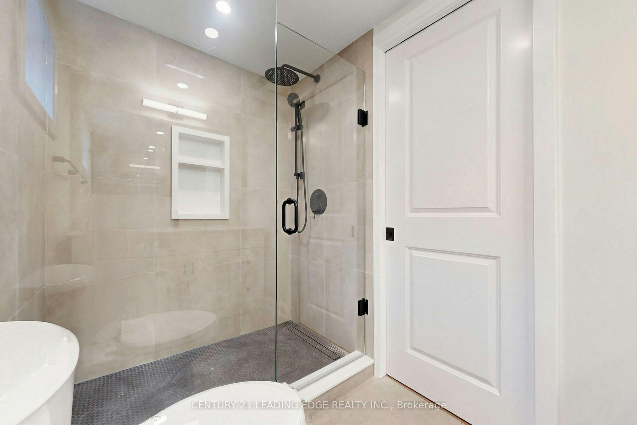 Lower-15 Maretta Avenue, Toronto, ON, M1K 3X8 - 15