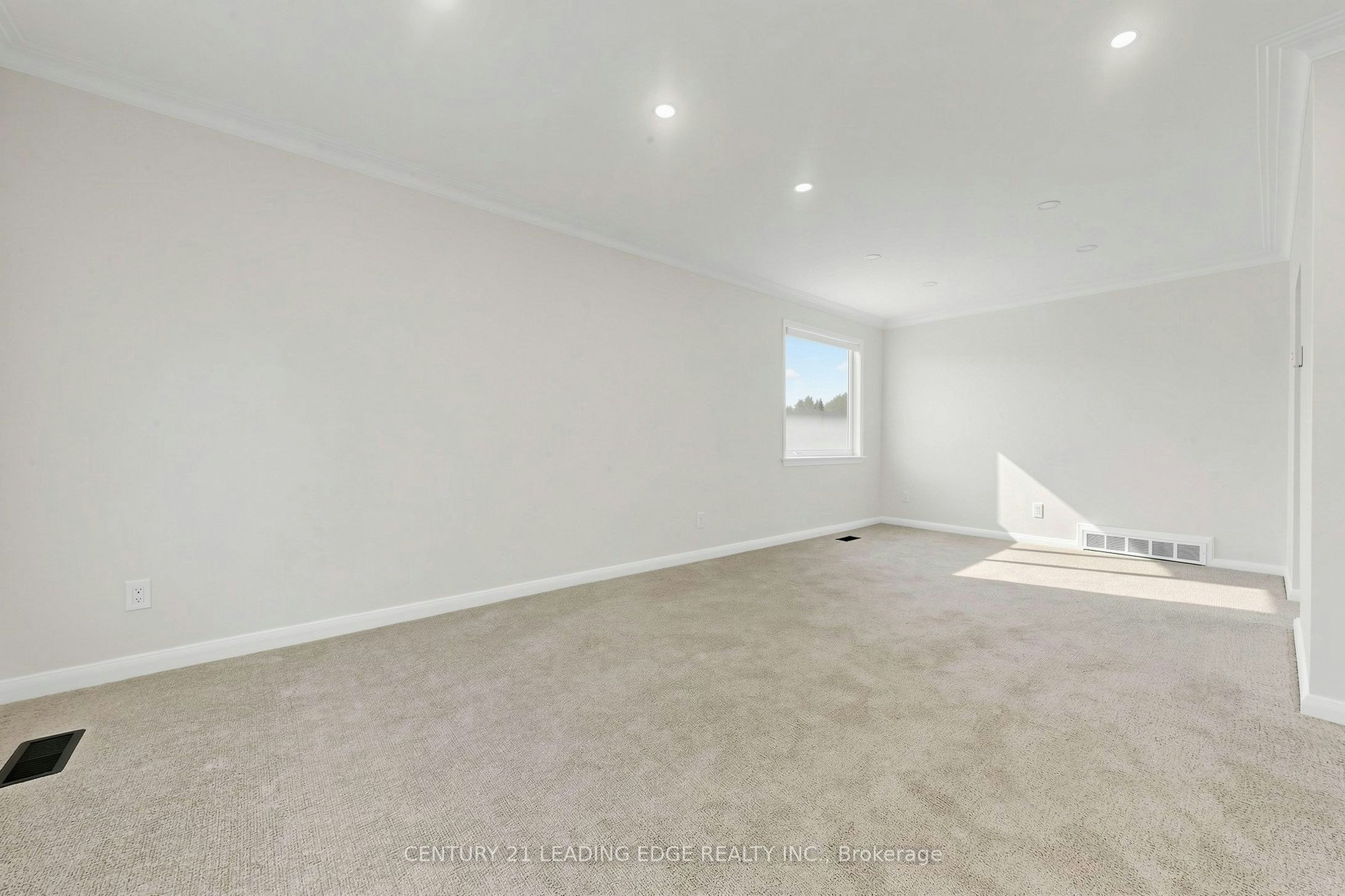 Upper-15 Maretta Avenue, Toronto, ON, M1K 3X8 - 6