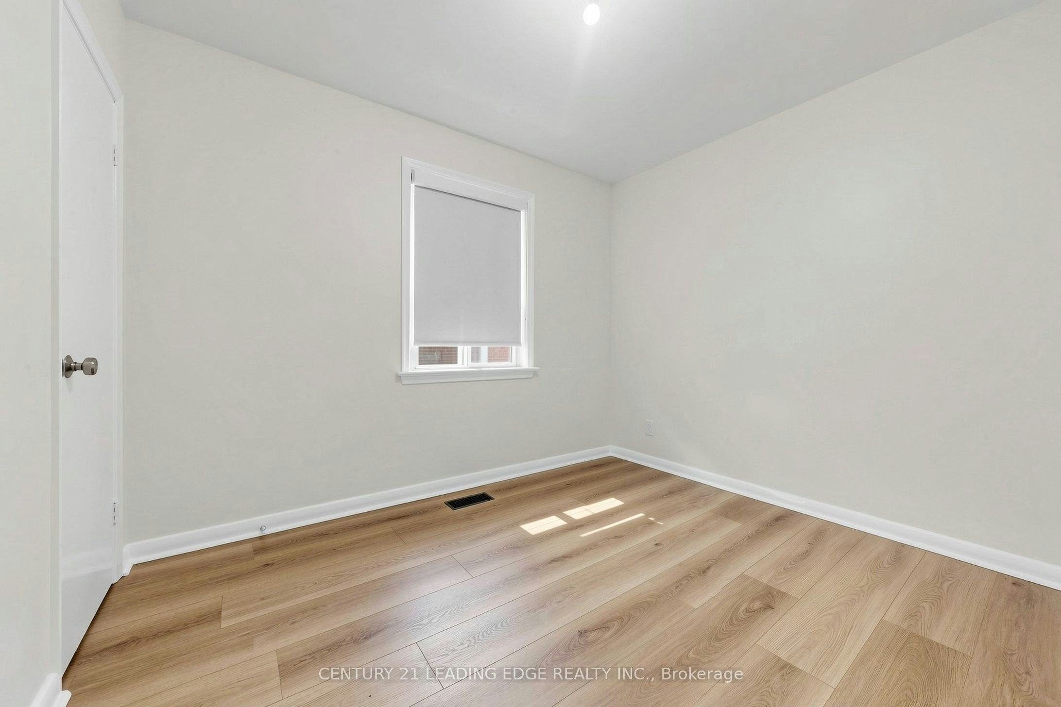 Upper-15 Maretta Avenue, Toronto, ON, M1K 3X8 - 13