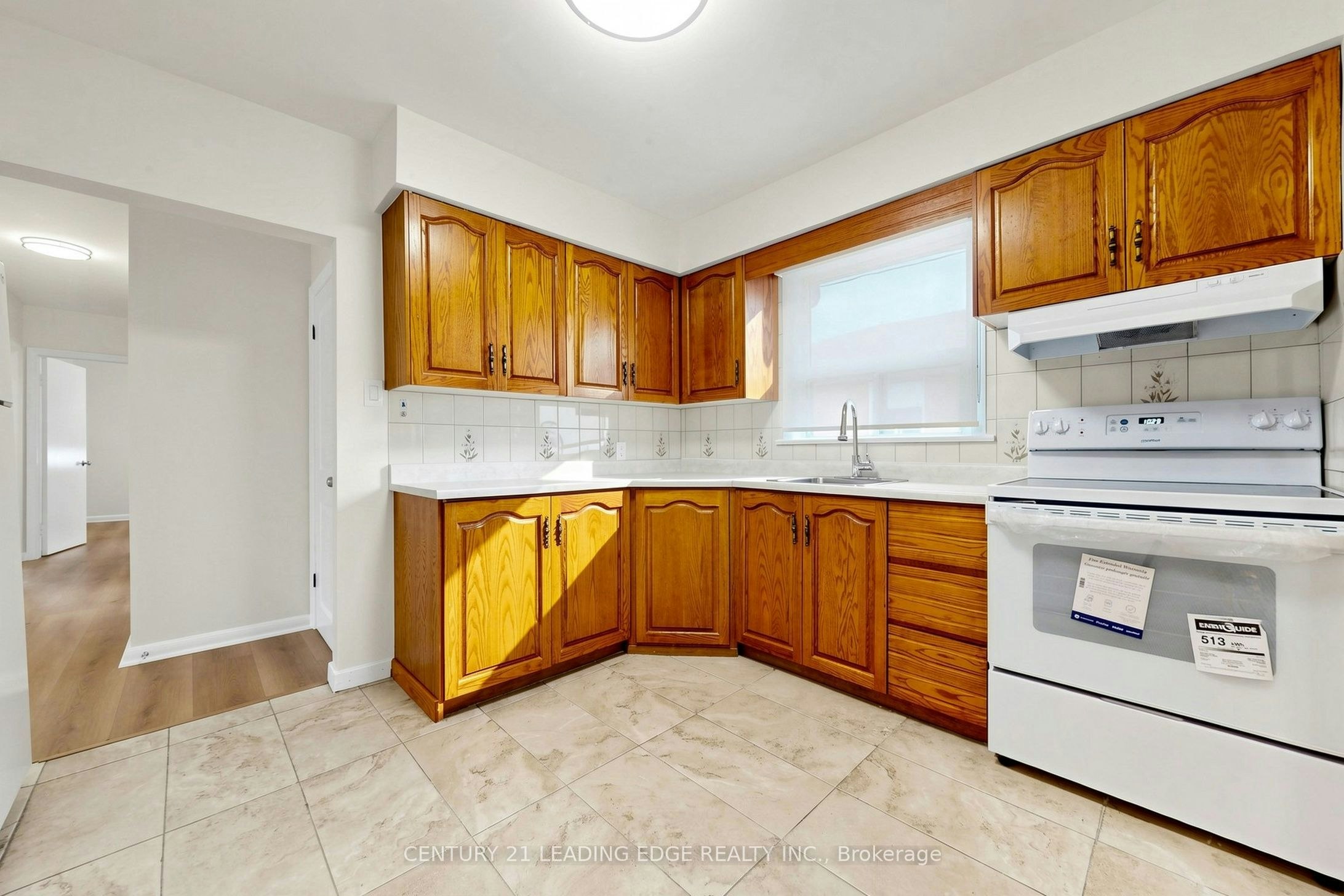 Upper-15 Maretta Avenue, Toronto, ON, M1K 3X8 - 12