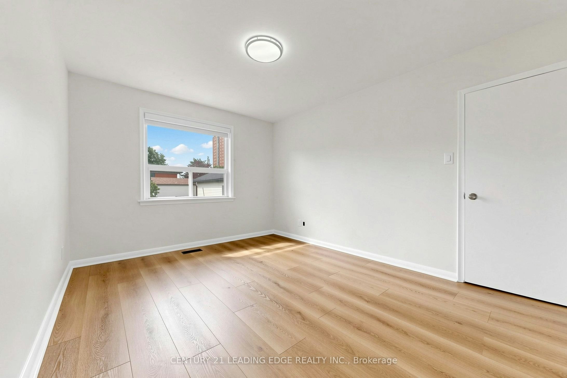 Upper-15 Maretta Avenue, Toronto, ON, M1K 3X8 - 17