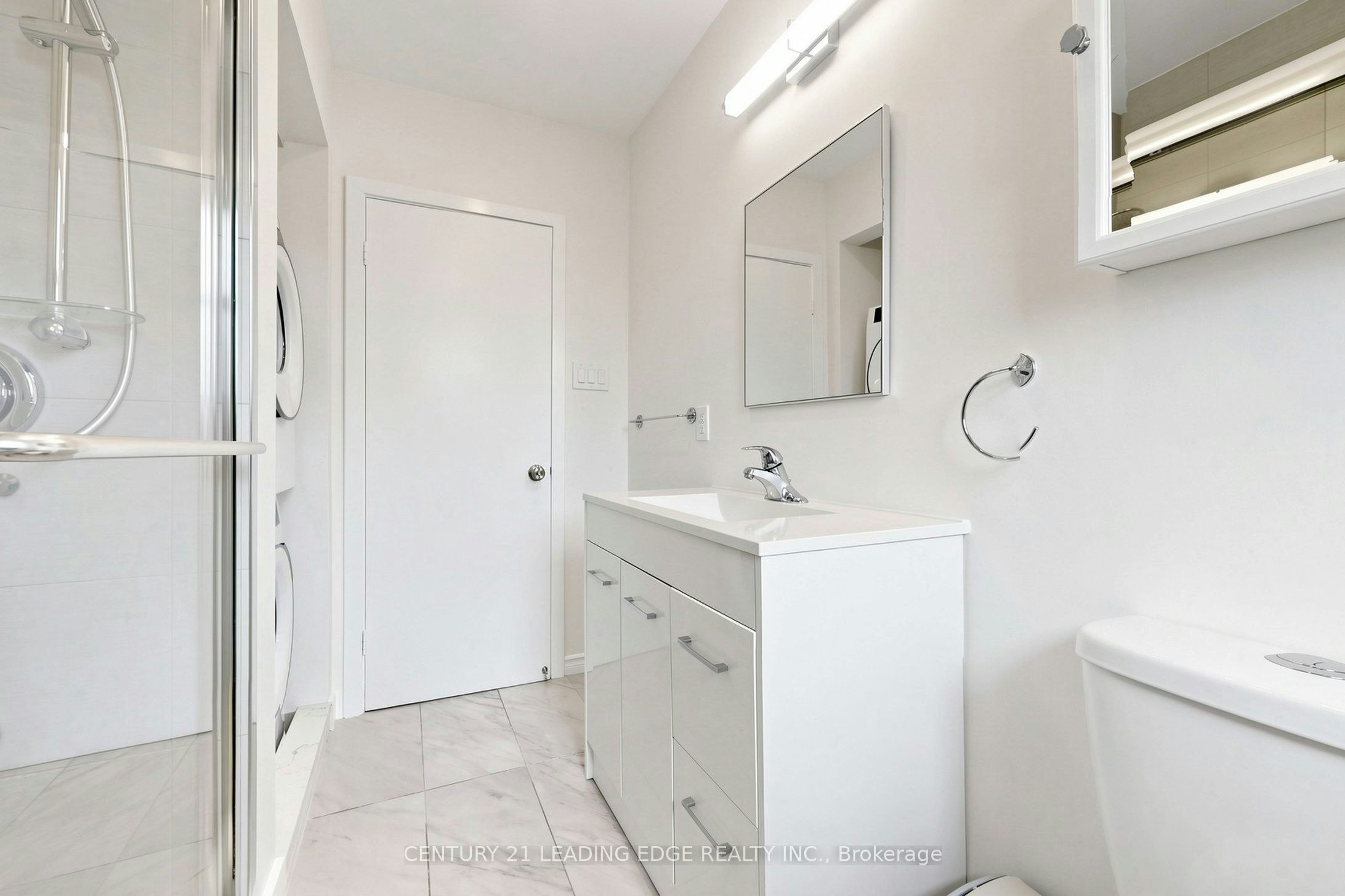 Upper-15 Maretta Avenue, Toronto, ON, M1K 3X8 - 18