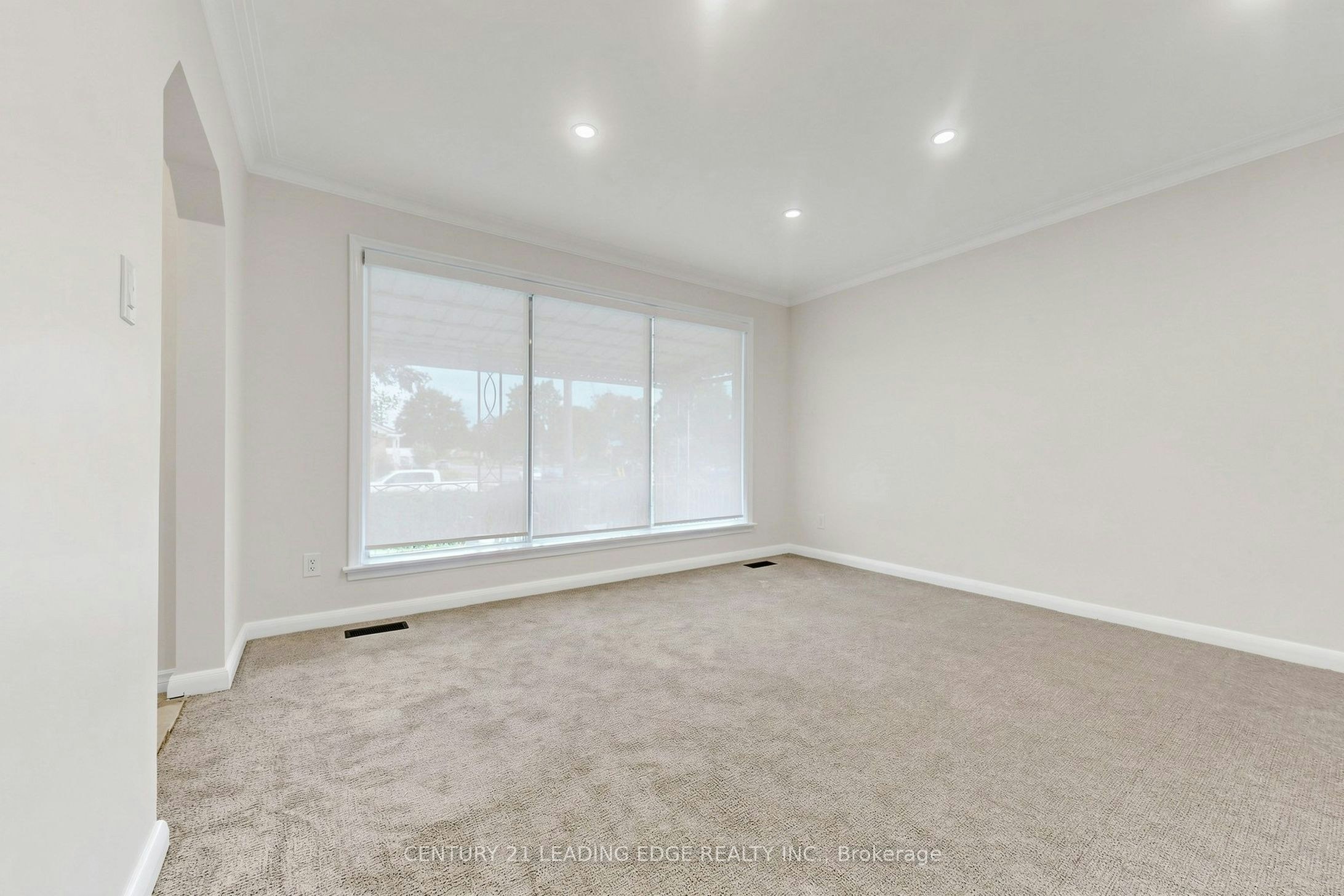 Upper-15 Maretta Avenue, Toronto, ON, M1K 3X8 - 8