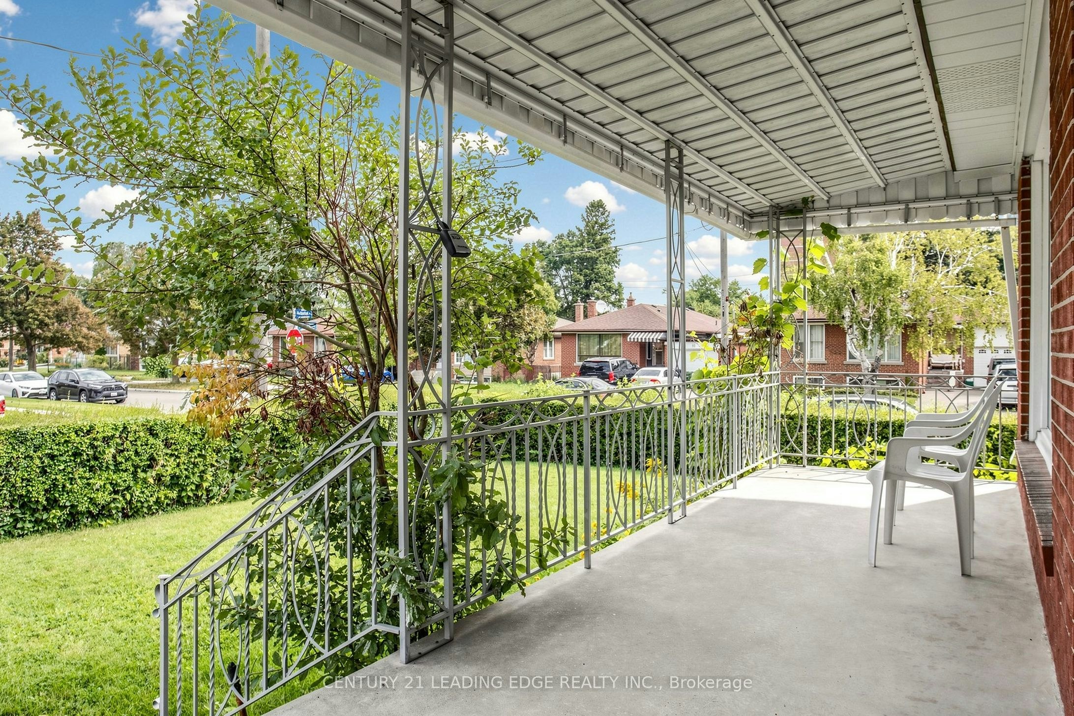 Upper-15 Maretta Avenue, Toronto, ON, M1K 3X8 - 3