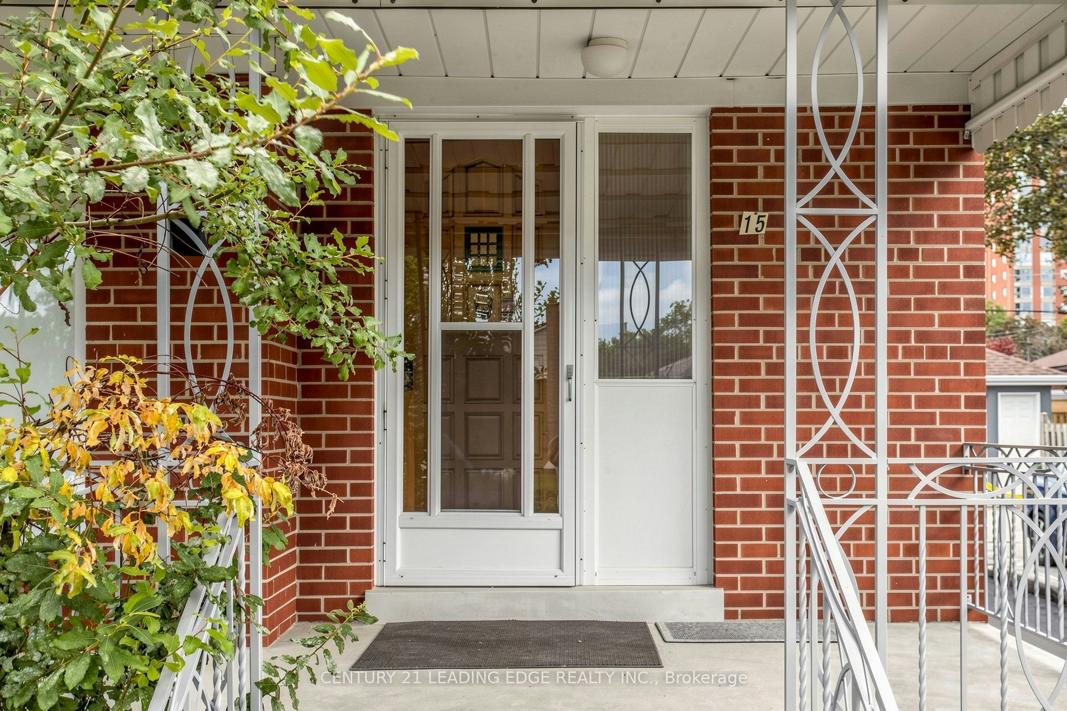 Upper-15 Maretta Avenue, Toronto, ON, M1K 3X8 - 4