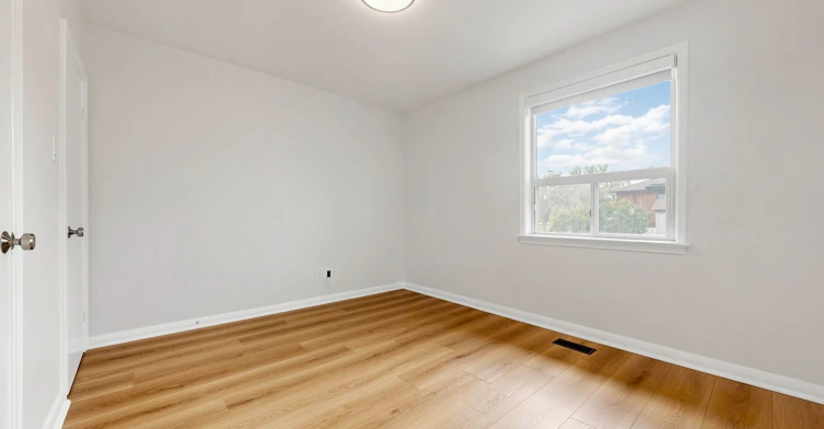Upper-15 Maretta Avenue, Toronto, ON, M1K 3X8 - 15