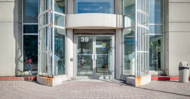 105-39 Kimbercroft Court, Toronto, ON, M1S 5B5 - 2