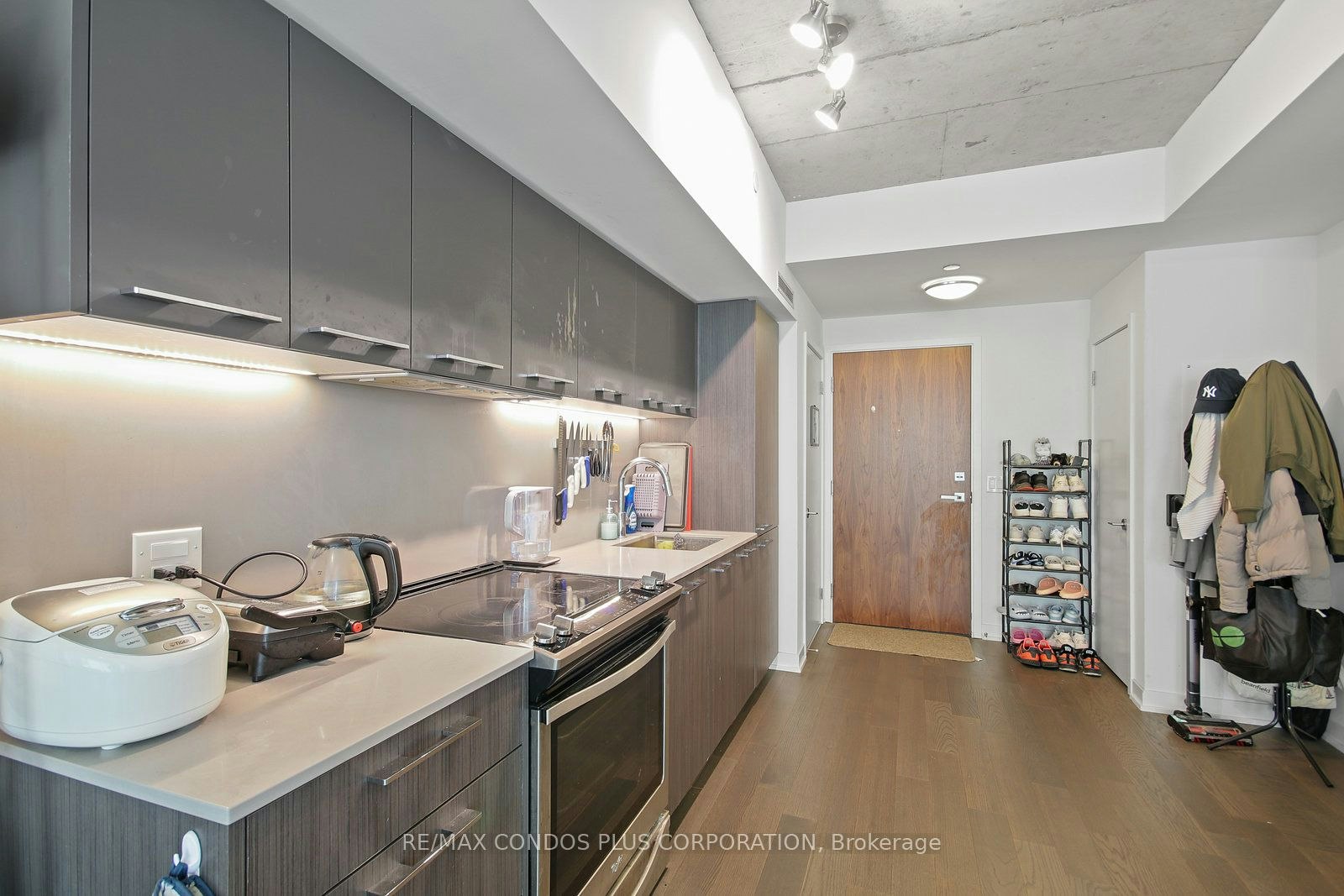 612-30 Baseball Place, Toronto, ON, M4M 0E8 - 6