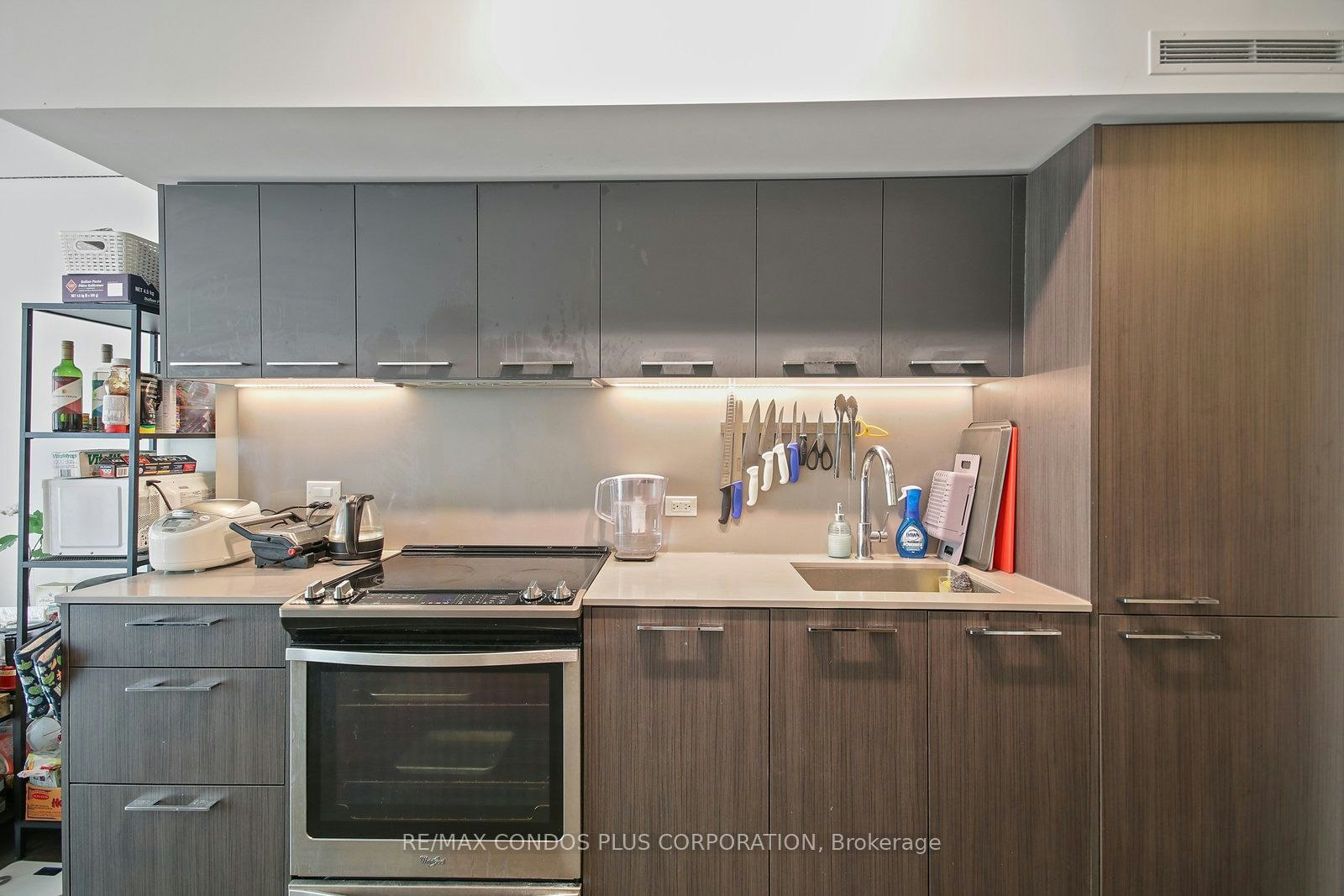 612-30 Baseball Place, Toronto, ON, M4M 0E8 - 3