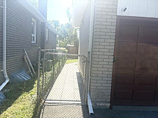 65 Romulus Drive, Toronto, ON, M1K 4C1 - 2