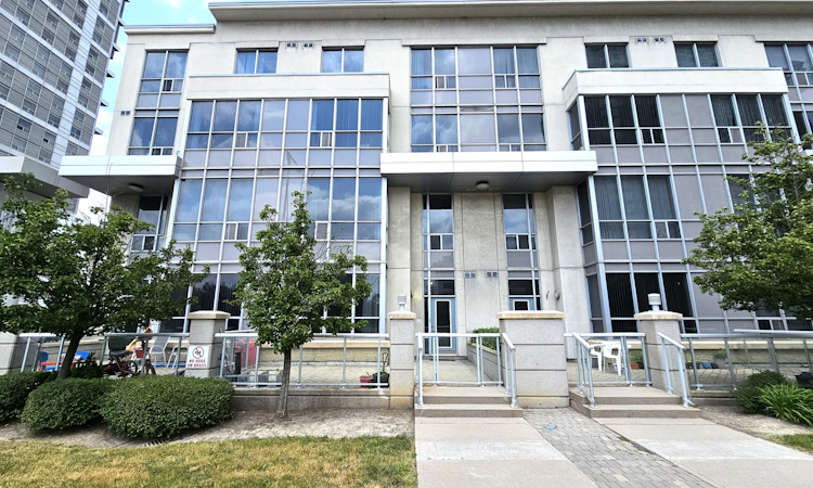 TH120-38 Lee Centre Drive