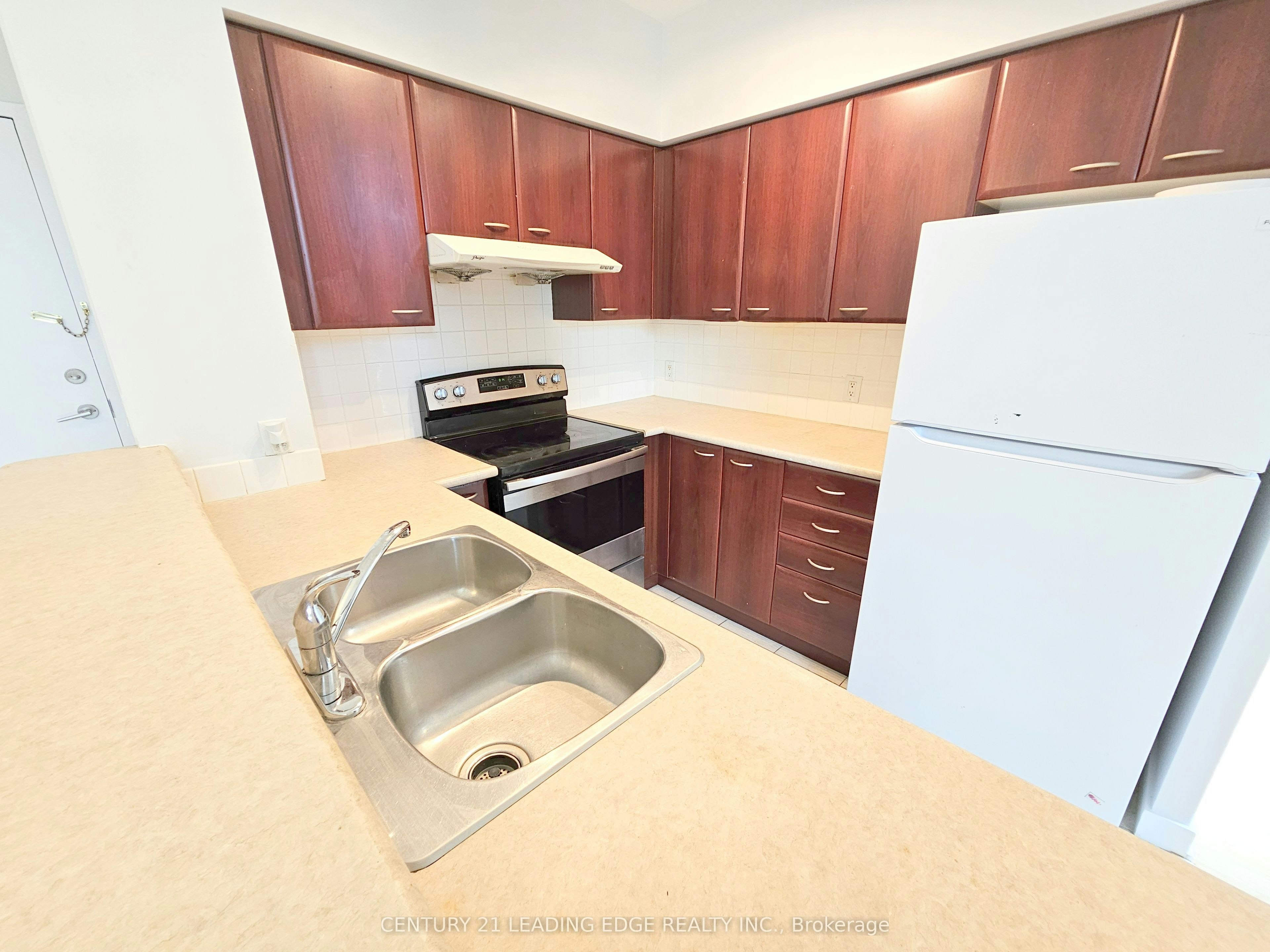TH120-38 Lee Centre Drive, Toronto, ON, M1H 3J7 - 8