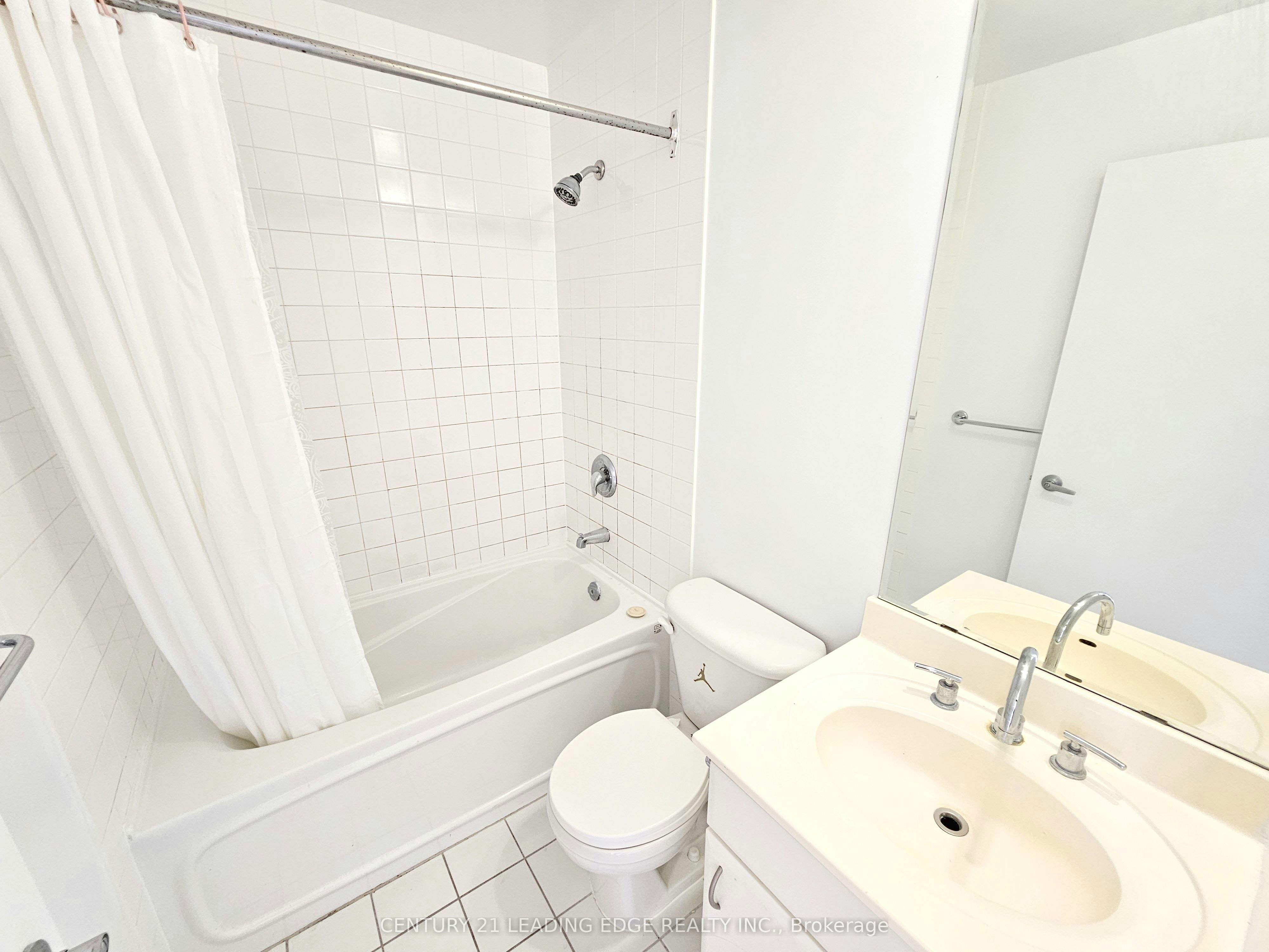 TH120-38 Lee Centre Drive, Toronto, ON, M1H 3J7 - 22
