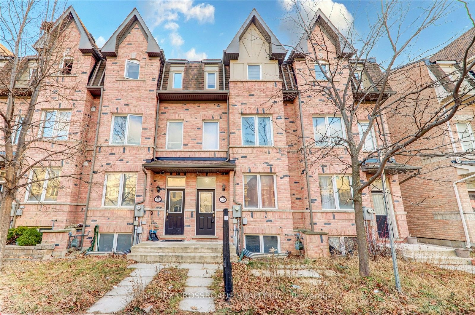 19 Kawneer Terrace, Toronto, ON, M1P 0C3