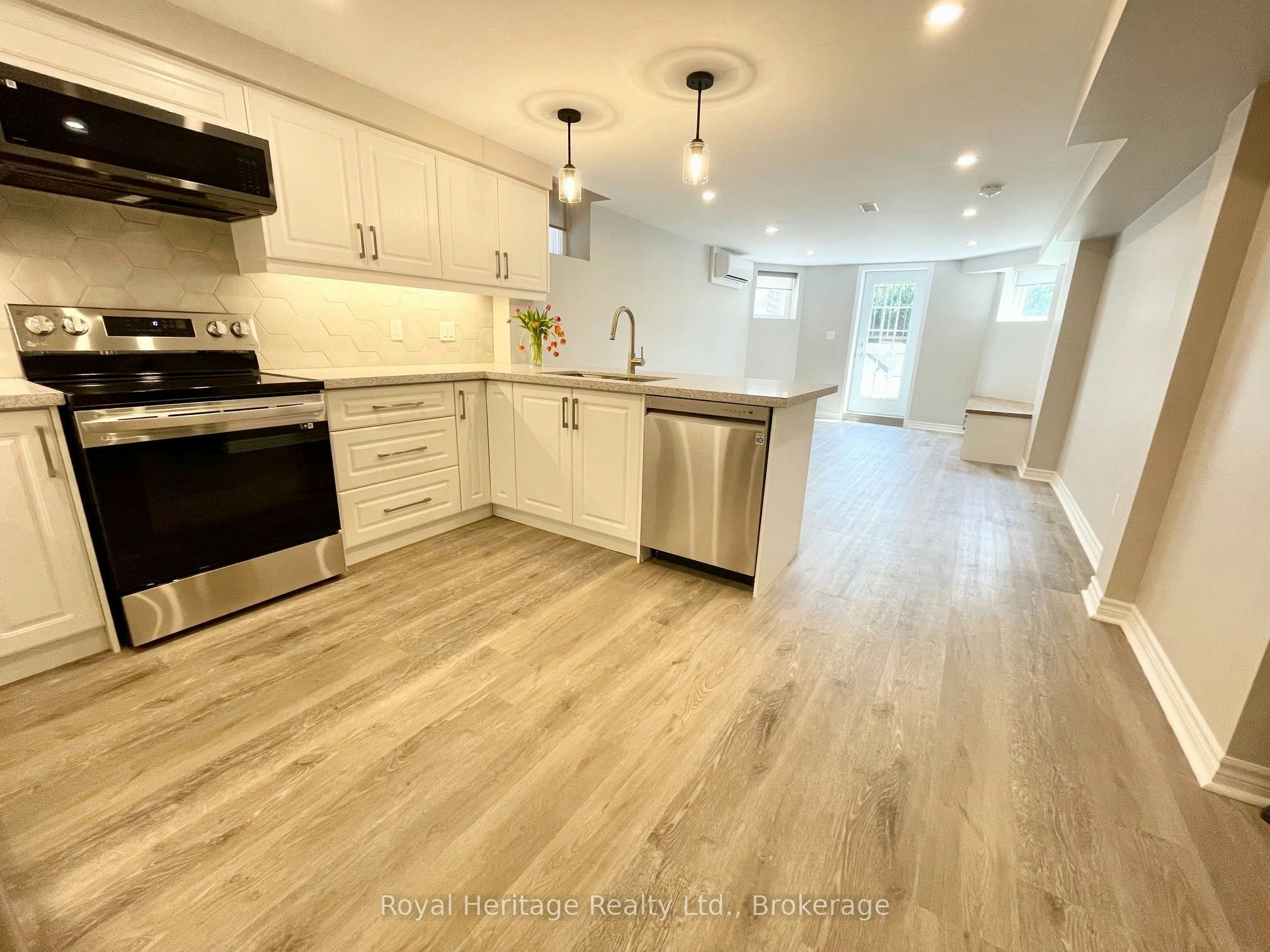 Lower Level-99 Montague Lower Level Avenue, Clarington, ON, L1E 3J8 - 6