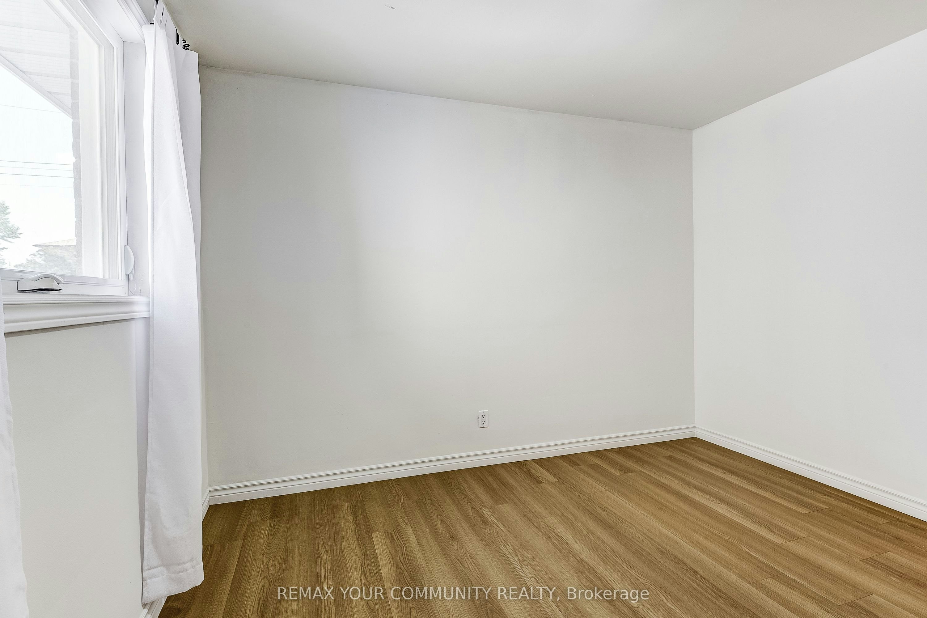 53 Glory Crescent, Toronto, ON, M1E 2B9 - 11