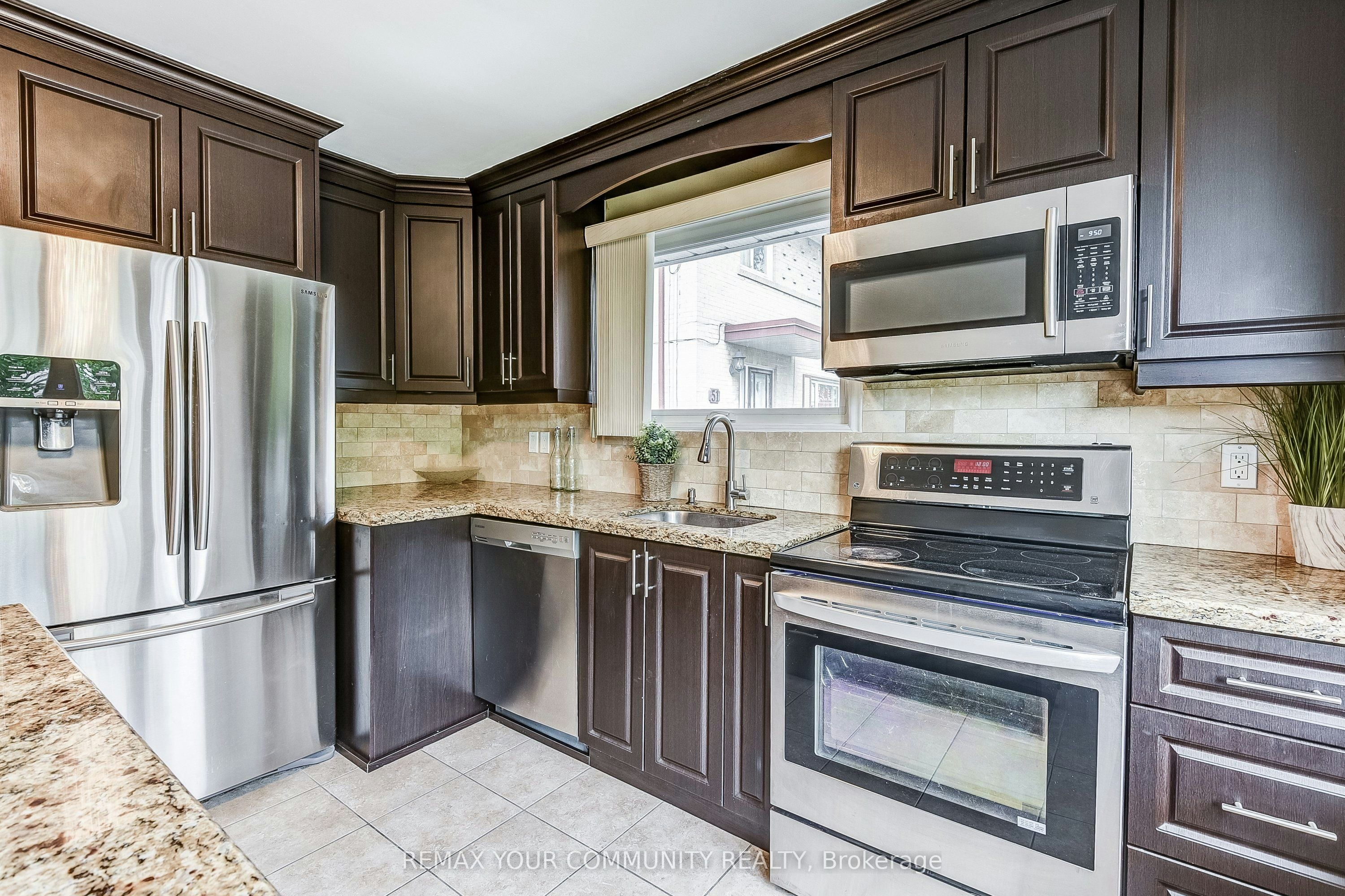 53 Glory Crescent, Toronto, ON, M1E 2B9 - 7