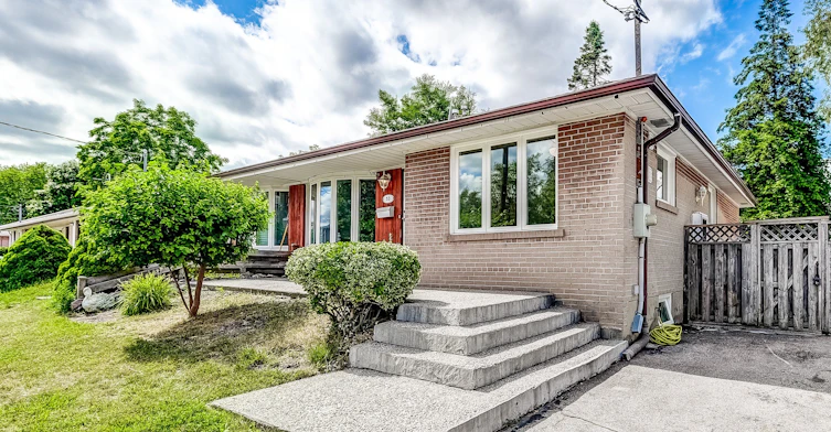 53 Glory Crescent, Toronto, ON, M1E 2B9