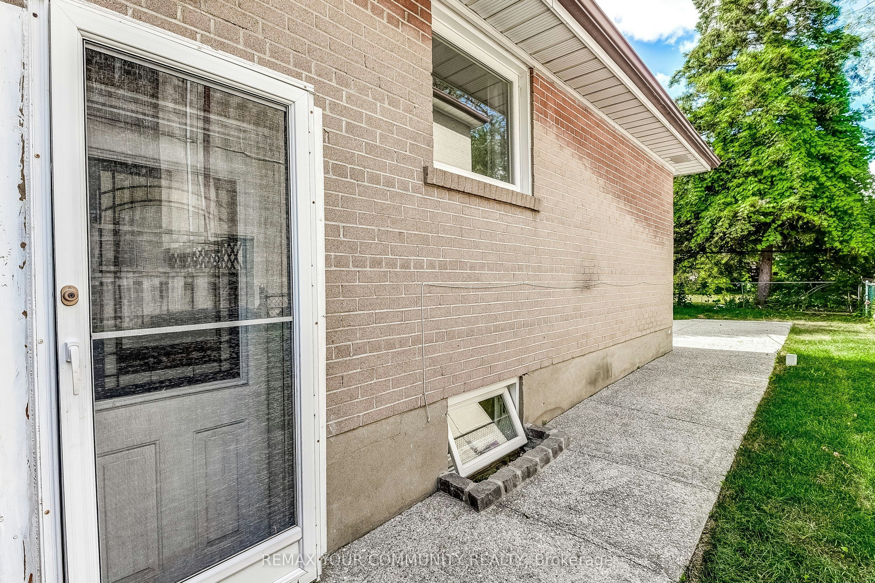 53 Glory Crescent, Toronto, ON, M1E 2B9 - 24