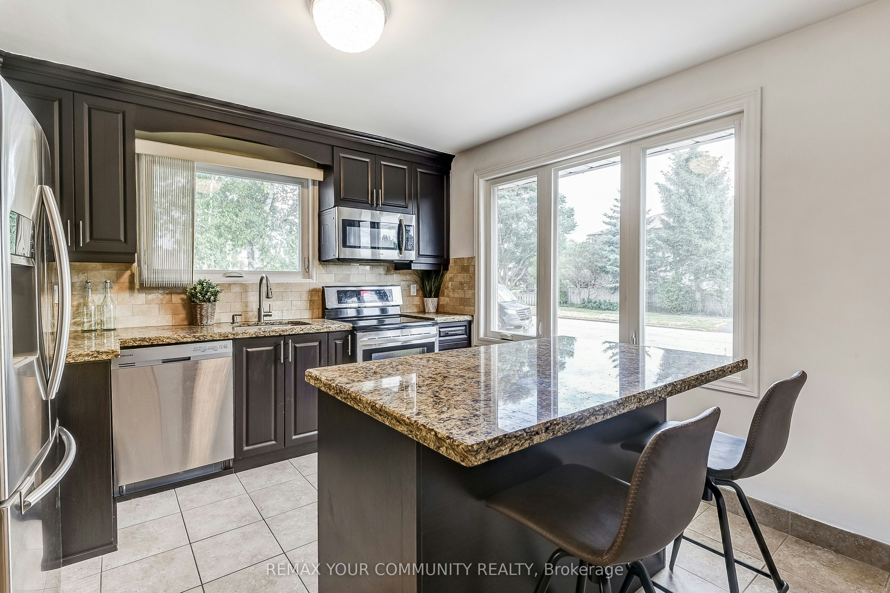 53 Glory Crescent, Toronto, ON, M1E 2B9 - 6