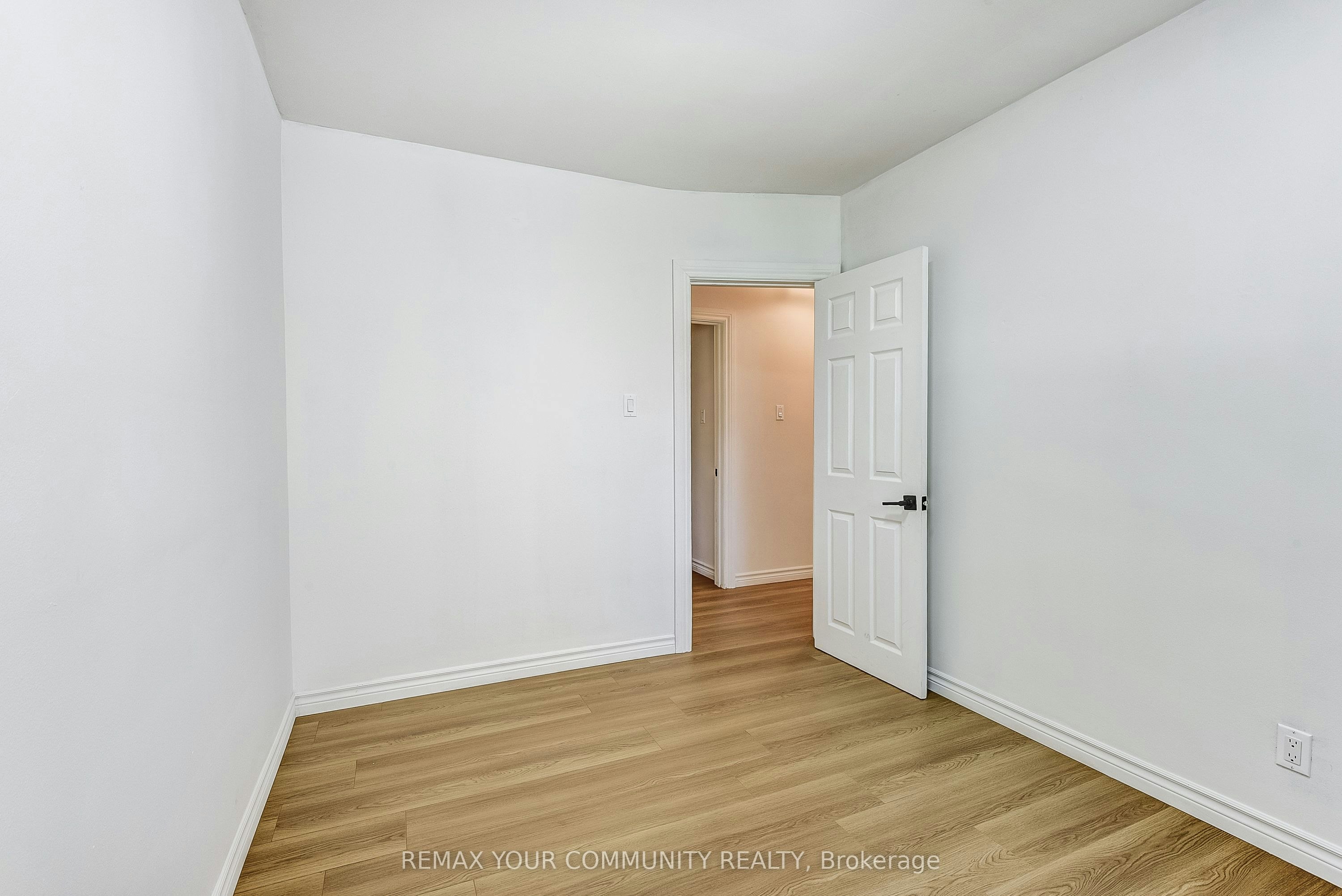 53 Glory Crescent, Toronto, ON, M1E 2B9 - 12