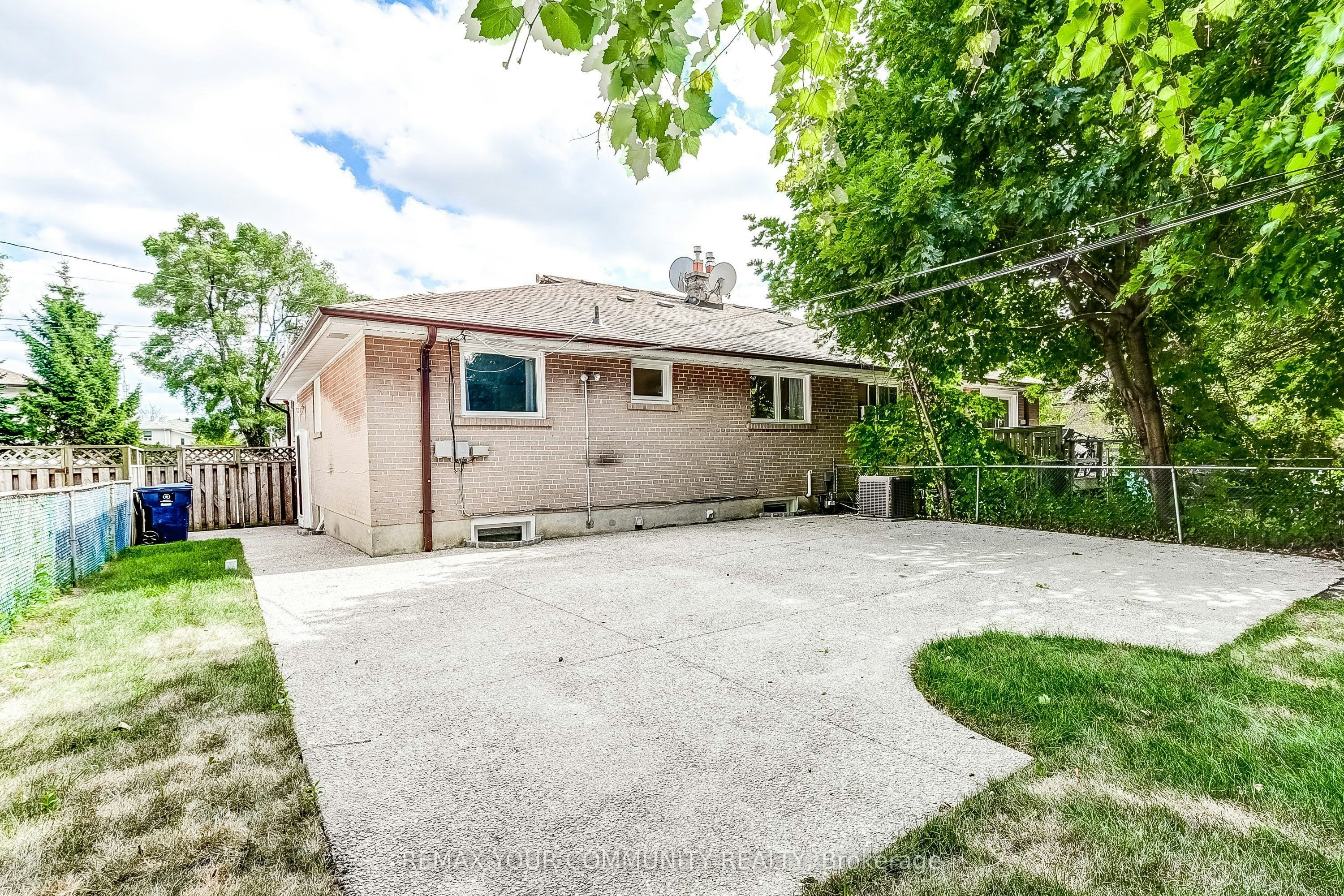 53 Glory Crescent, Toronto, ON, M1E 2B9 - 25